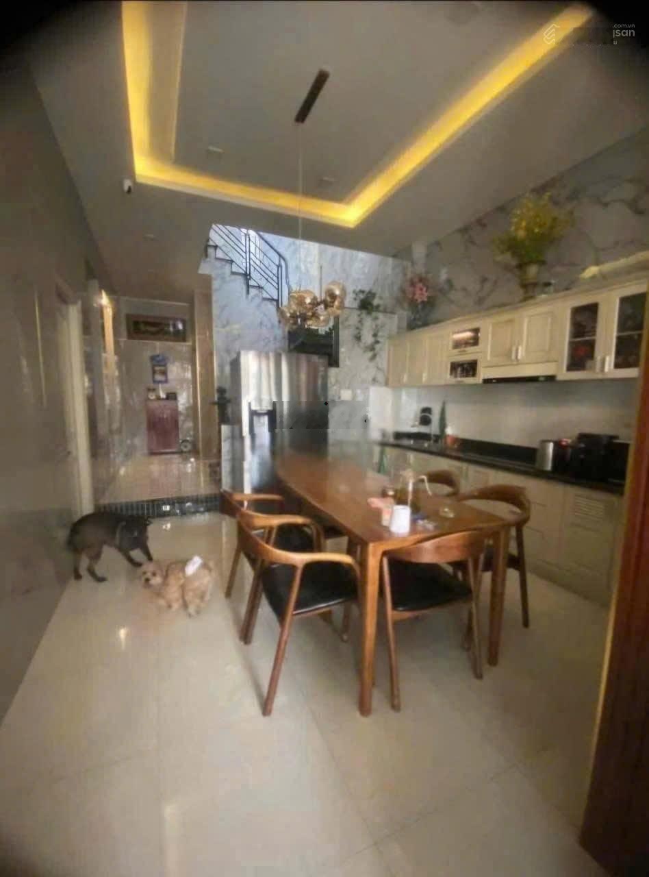 Cho Thuê Nhà 1 Trệt 1 Lầu 4PN 5WC 8x18m Hẻm Xe Hơi Huỳnh Tấn Phát Gần KCX Tân Thuận