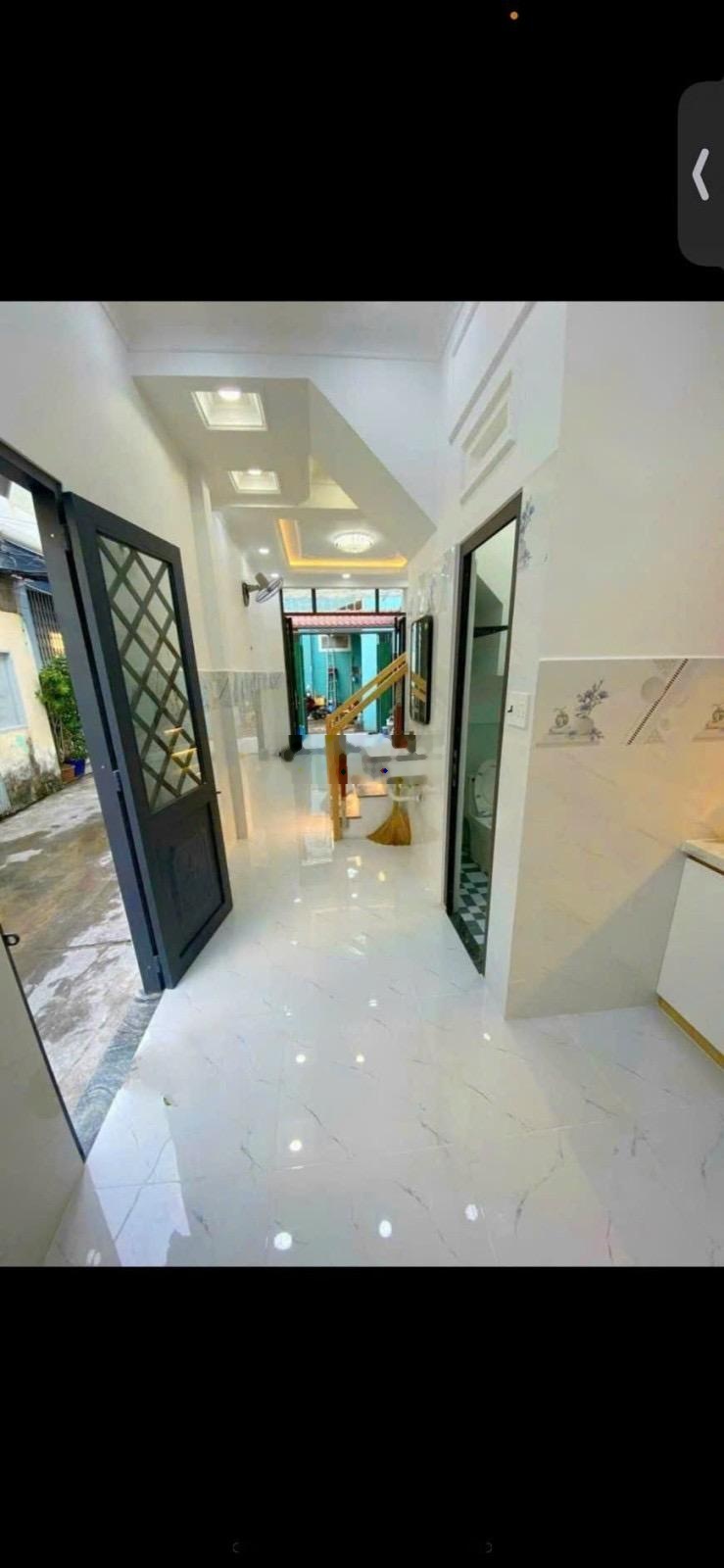 Nhà Lô Góc Tân Hoà Đông Q6, DTST 66m2 2Tầng Mới Đẹp Ở Ngay Chưa Tới 4 Đồng.