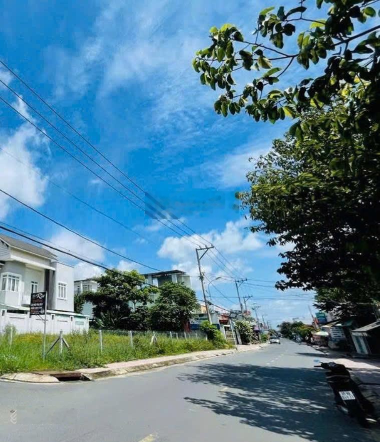 Siêu ngộp lô góc 10,8x20 mt nhựa 8m full thổ đ. nhữ tiến hiền shr công chứng ngay