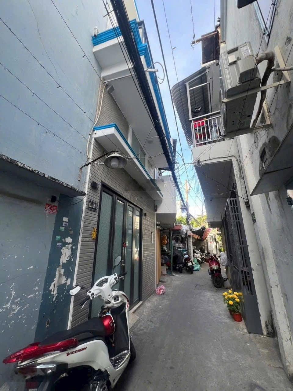 Quận 8 - 1tỷ 6 - Nhà mới ngay cầu Chữ Y giáp Quận 1