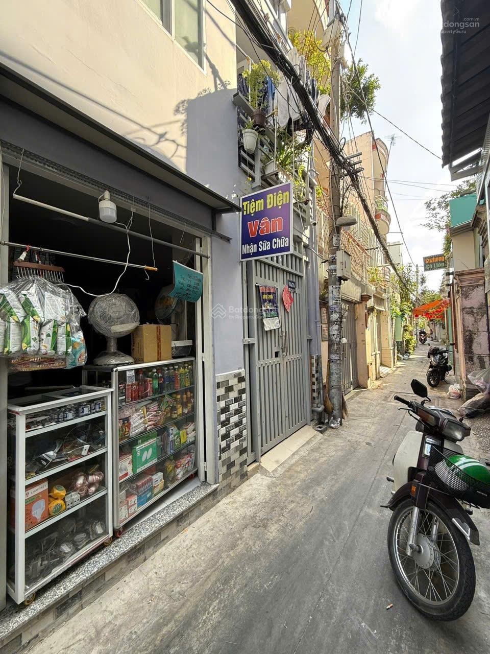 Nhà gò vấp giá 3.69 tỷ, giáp ranh bình thạnh