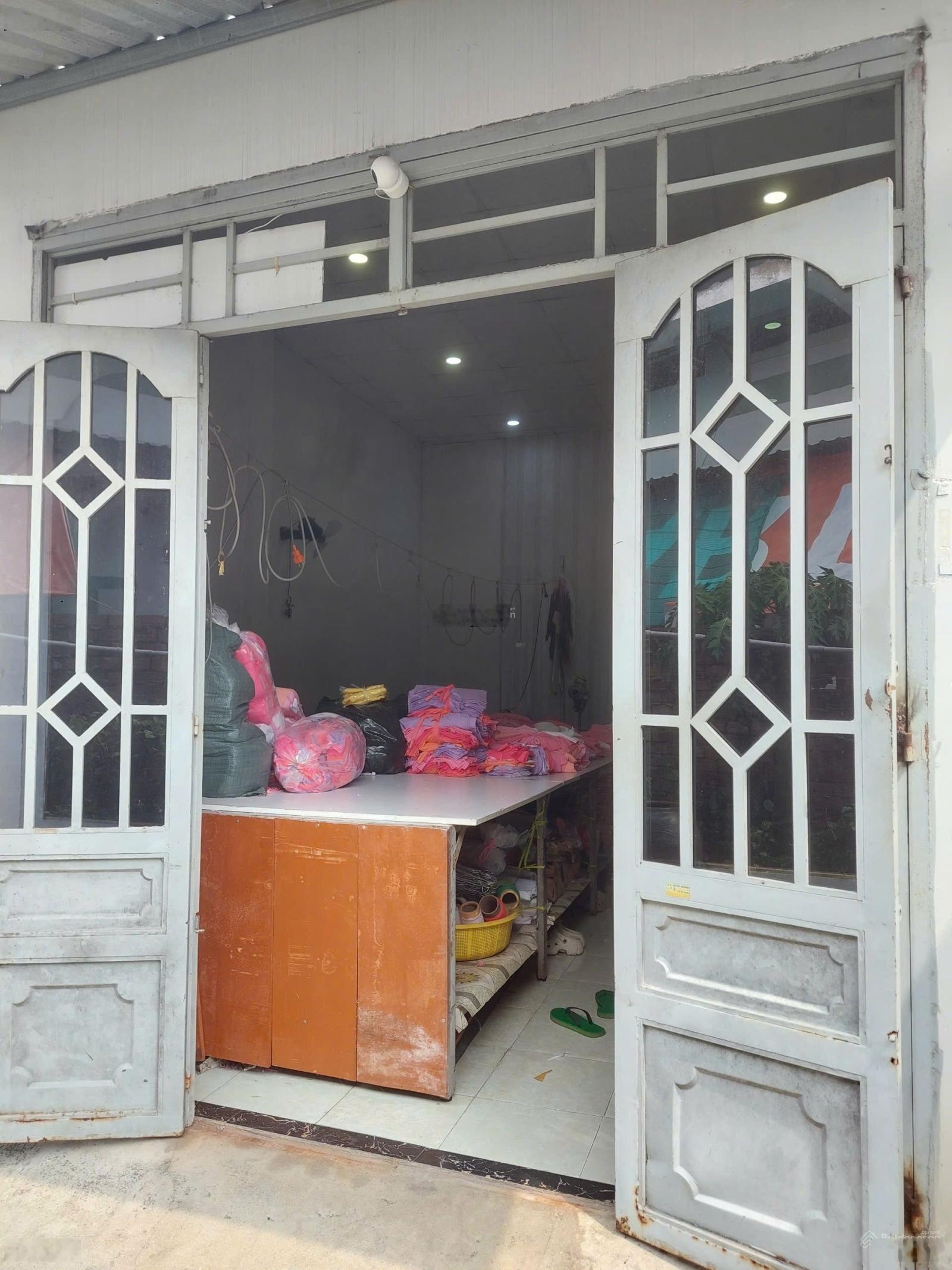 bán 65 m2 giá 1,58 tỷ đuòng TCH 35 gần chợ trường học Bệnh viện giao thông thuận tiện đông đúc