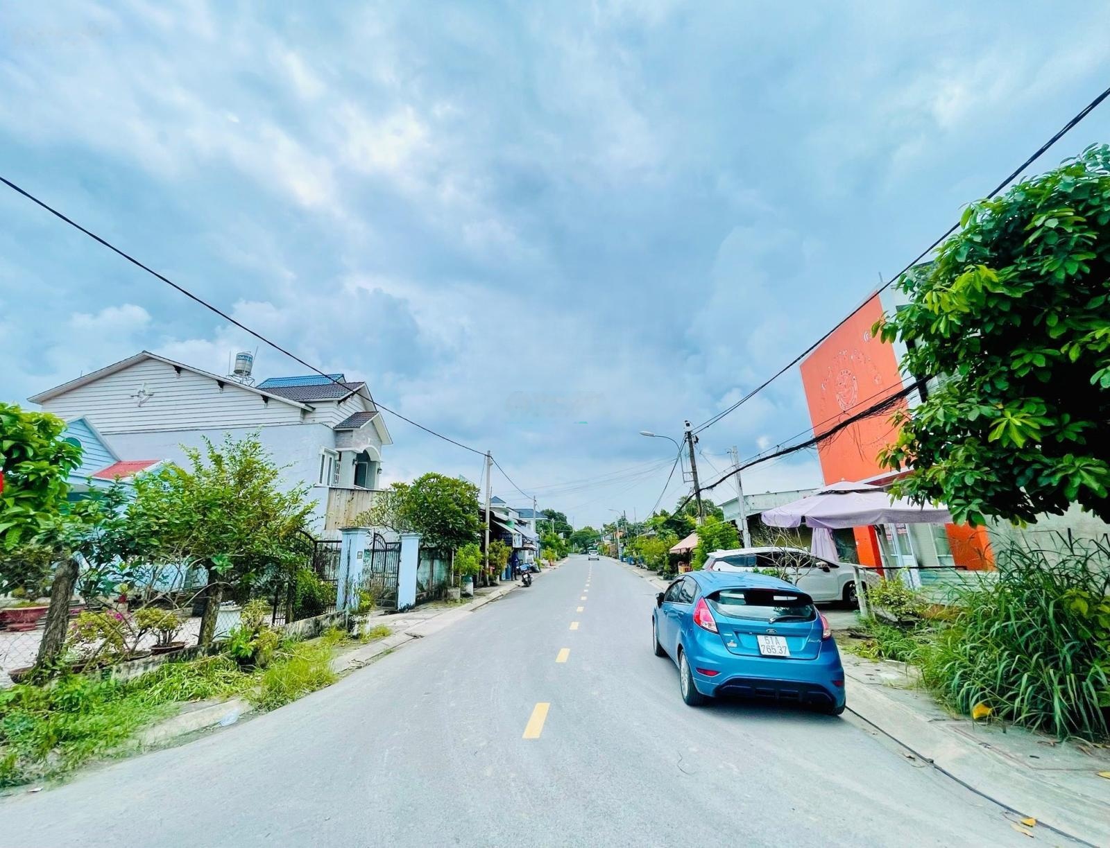 Gồng lãi ngân hàng, chú An gửi bán gấp lô đất 2 MT đường Nguyễn Văn Hoài 210m2, ngang 10m, giá mềm