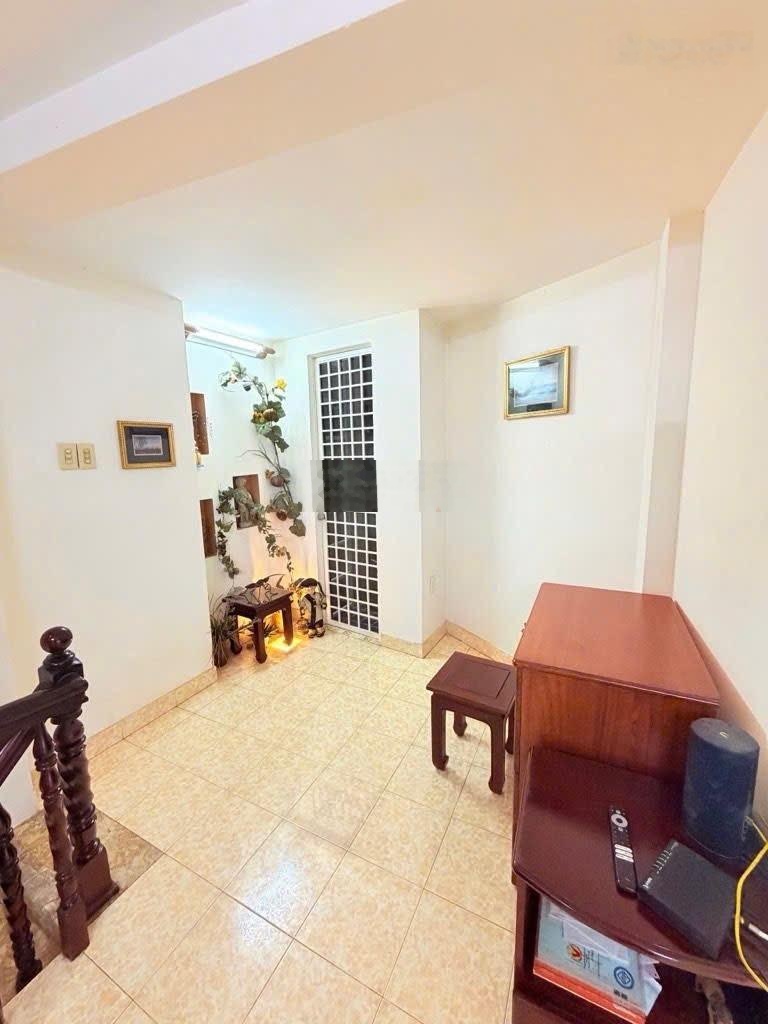 Quá rẻ , khu vip hẻm 38 Nguyễn Văn Trỗi, Phú Nhuận 3 tầng BTCT 36m2, nhỉnh 4 tỷ.