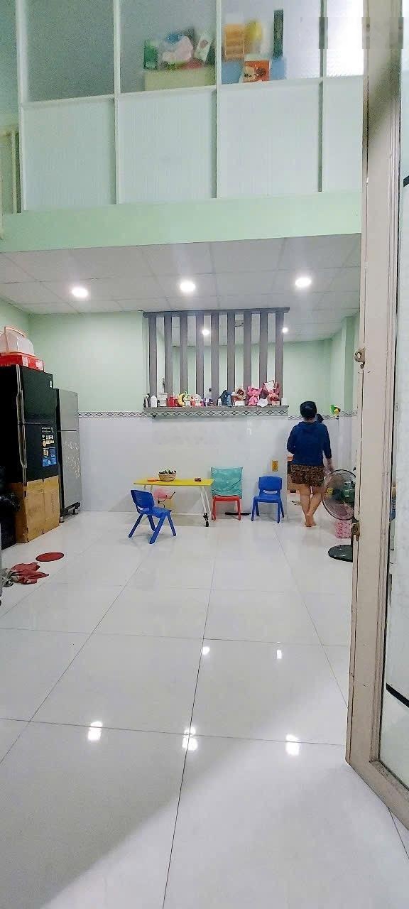 Cho thuê nhà đường Tân Thới Nhất 01 - Phường Đông Hưng Thuận - TPHCM