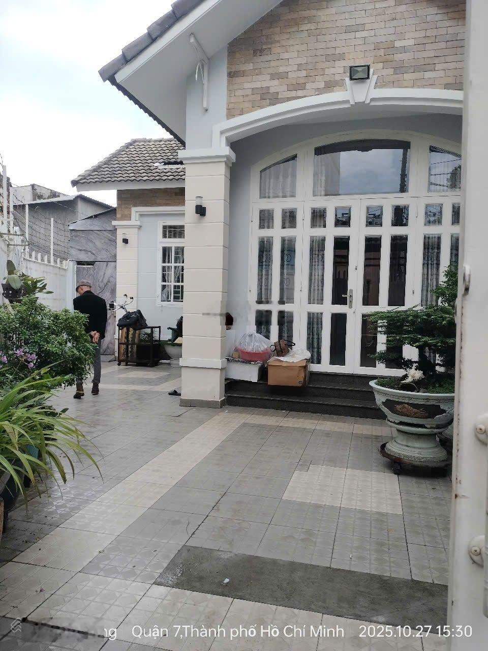 Nhà 1 trệt 1 lầu 7x17m 4 phòng 4 WC kiểu biệt thự hẻm 270 Huỳnh Tấn Phát