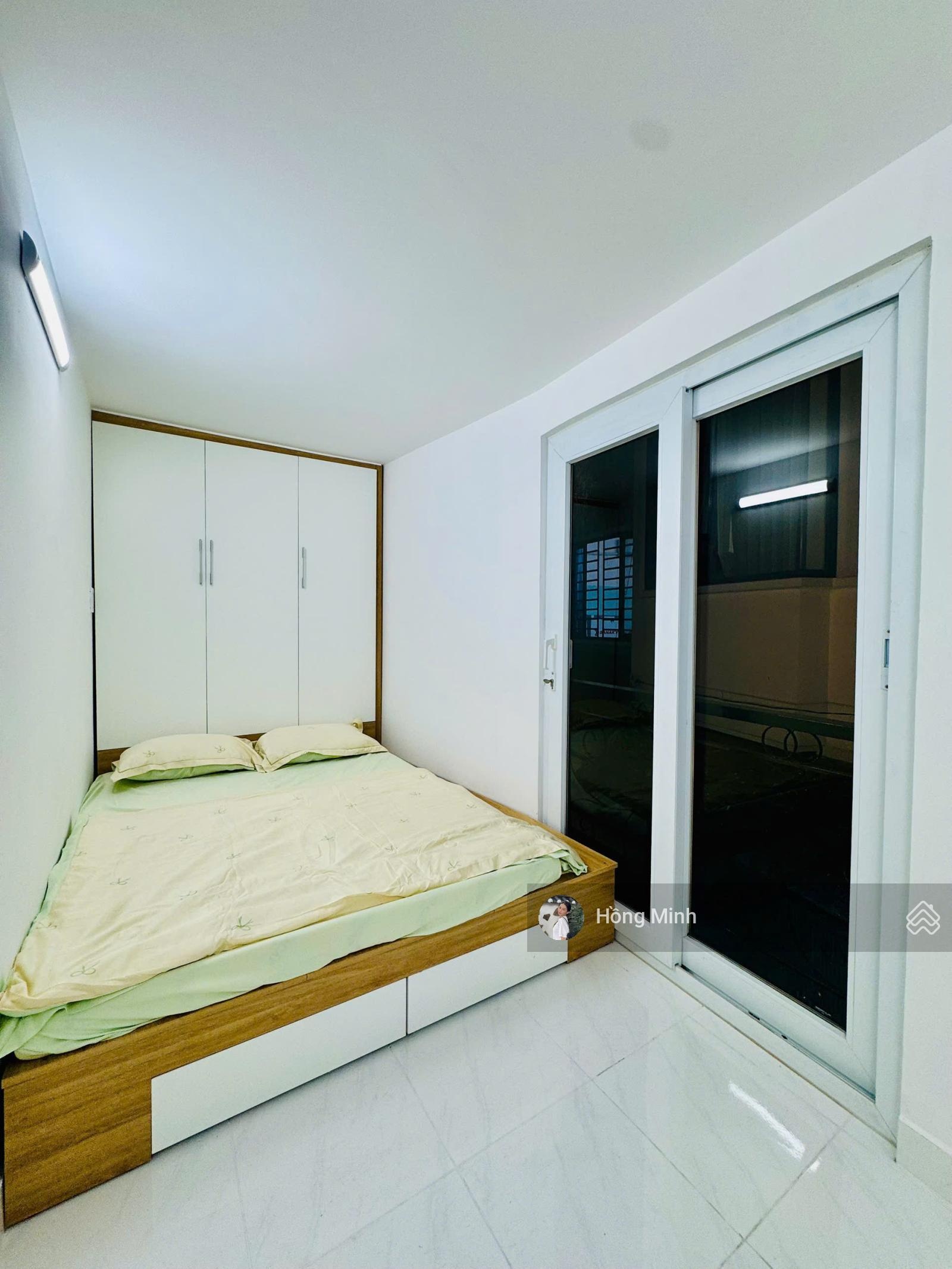 Bán nhà Hẻm xe hơi Thích Quảng Đức, Phú Nhuận, Dt 15m2, Mới, Full nội thất, Vào ở liền, Giá 2.3 tỷ