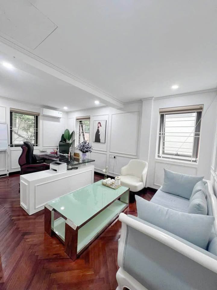 Bán biệt thự Làng Việt Kiều Châu Âu, khu đô thị Mỗ Lao, diện tích 253m2 x 4 tầng, mặt tiền 15m, giá 73 tỷ