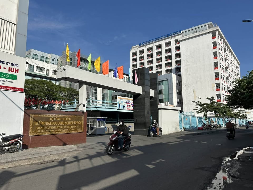 Bán toà nhà căn hộ dịch vụ tại Gò Vấp, ngay Đại học Công nghiệp