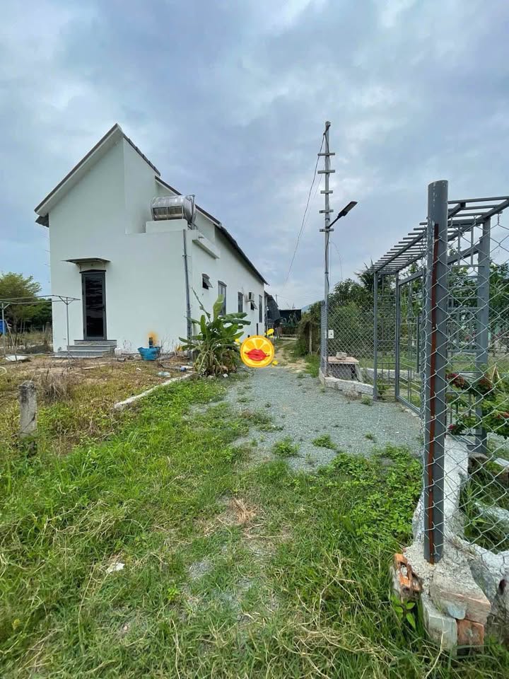 Cần bán lô đất Suối Tiên, đất đẹp bằng phẳng, đường ô tô tận nơi, 130m2, ngang 5m nở hậu