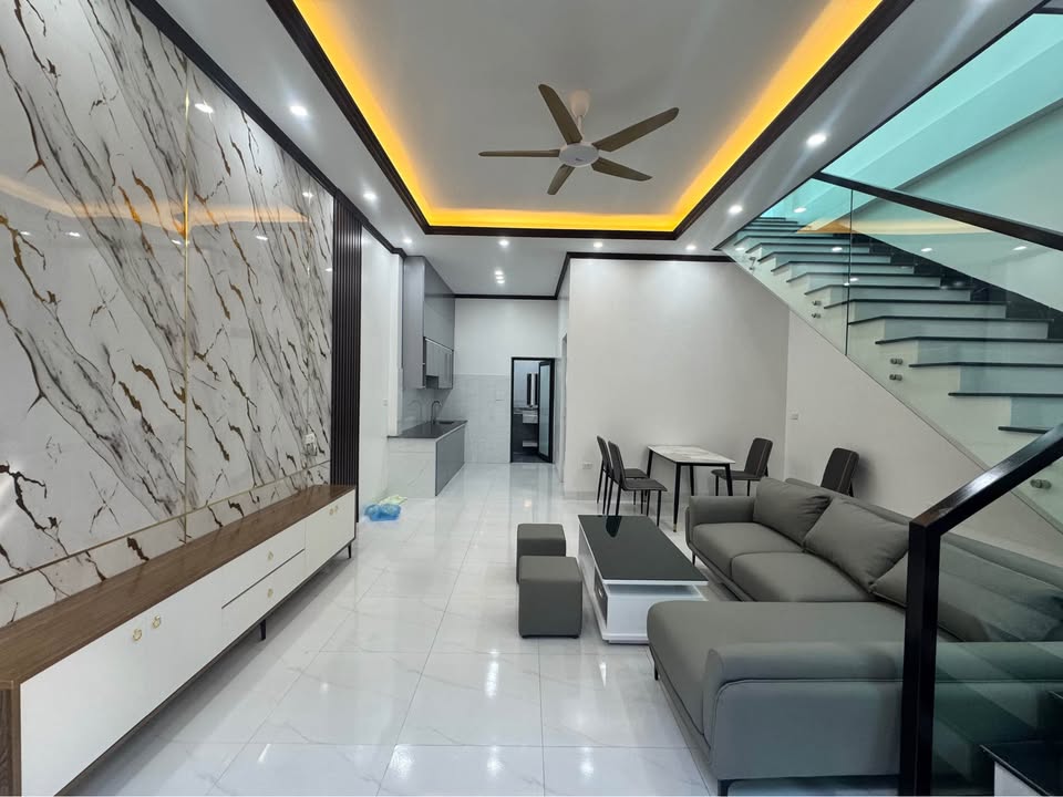 Bán 2 căn nhà tại ngõ đường Văn Vỉ, Trần Quang Khải, ngõ rộng, xe 7 chỗ đỗ tận cửa