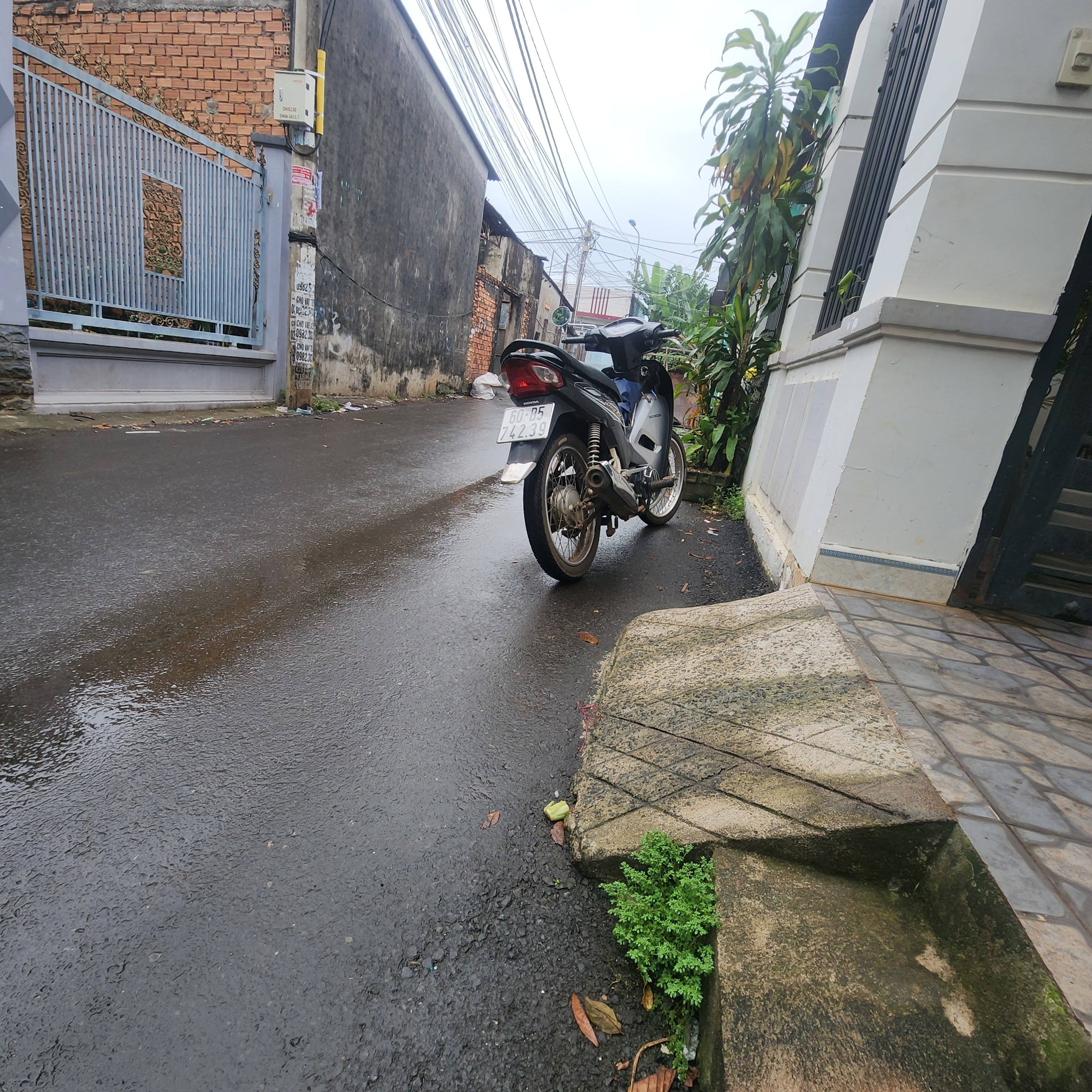 Bán nhà trung tâm Long Khánh, mặt tiền nhựa thông, giá 2.5 tỷ