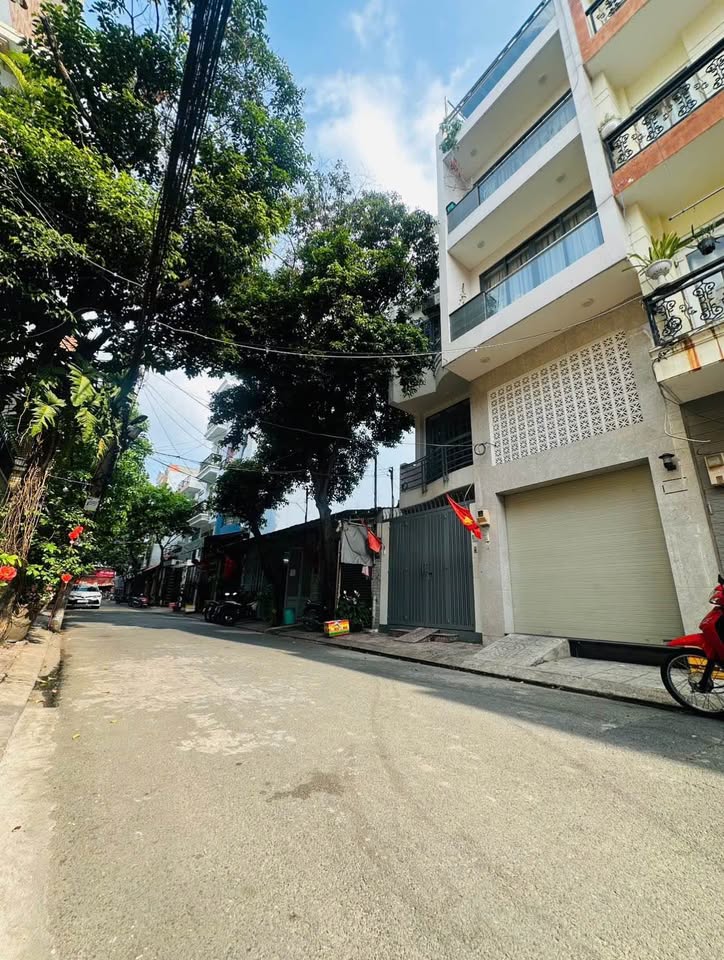 Bán nhà Tân Bình, ngay Cộng Hoà - Hoàng Hoa Thám, 56m2 x 4 tầng, giá 13.5 tỷ