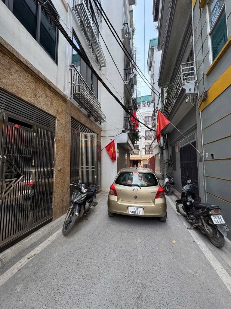 Bán nhà Việt Hưng, đối diện công viên Long Biên, ngõ nông, ô tô vào nhà, giá nhỉnh 6 tỷ