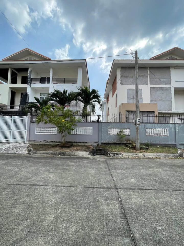 Chính chủ gửi bán biệt thự Hùng Vương, Bà Rịa, 200m2, giá 4.7 tỷ