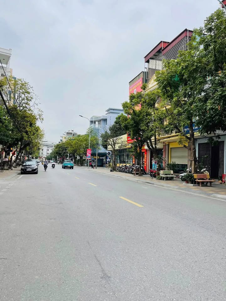 Bán nhà 4 tầng mặt phố Trần Hưng Đạo, thành phố Thái Bình cũ