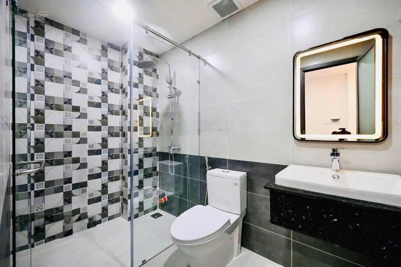 Cô Hải cần tiền bán nhà Nguyễn Hữu Cầu-Tân Định-Q1, gần chợ Tân Định. 4tỷ3/79m2 đang cho thuê 29tr