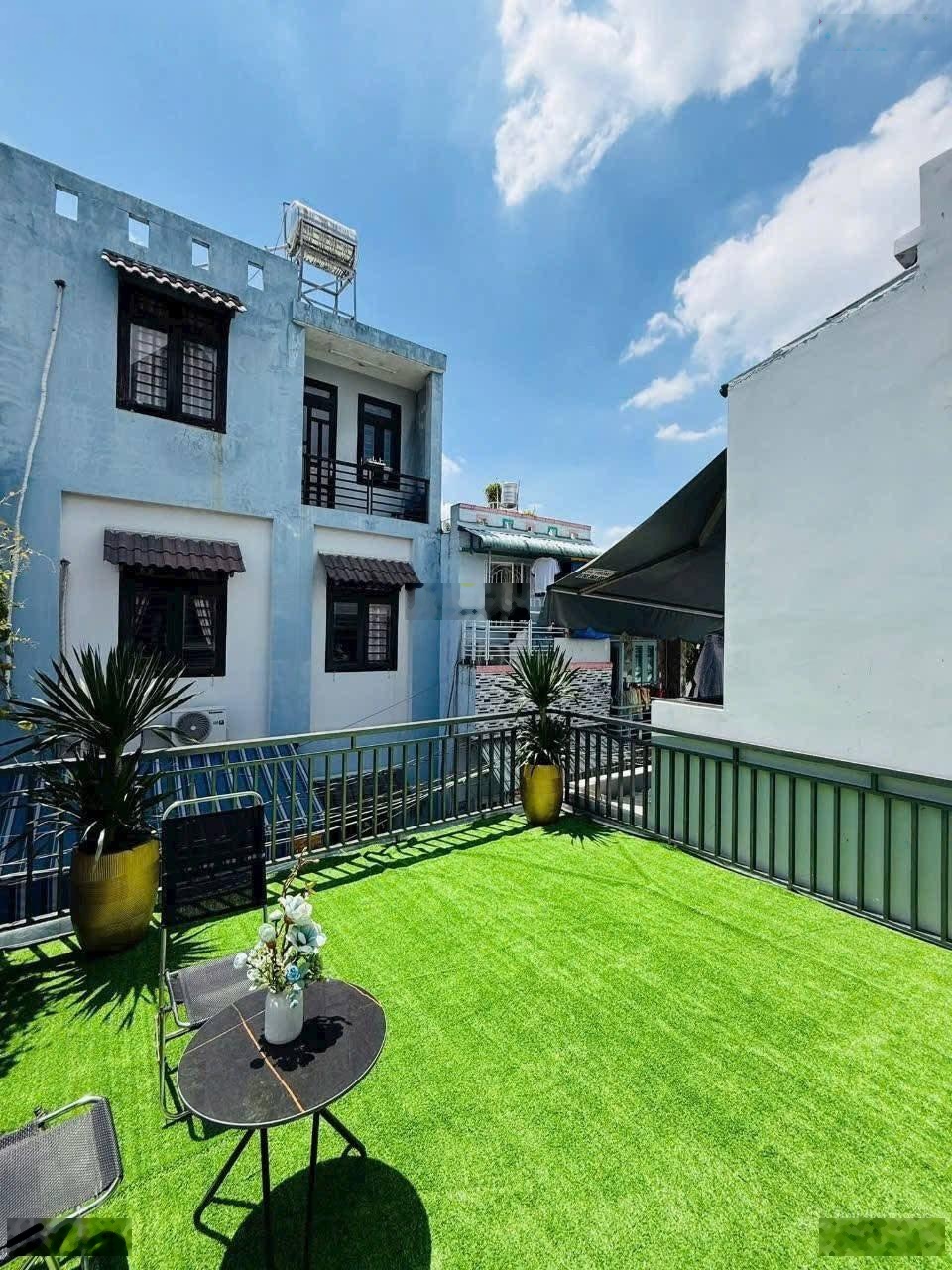 Bán lỗ nhà giá ngộp - HXH Nguyễn Hữu Cảnh, P 22, Bình Thạnh, DT 56,4m2, giá 3 tỷ 950tr, sổ riêng