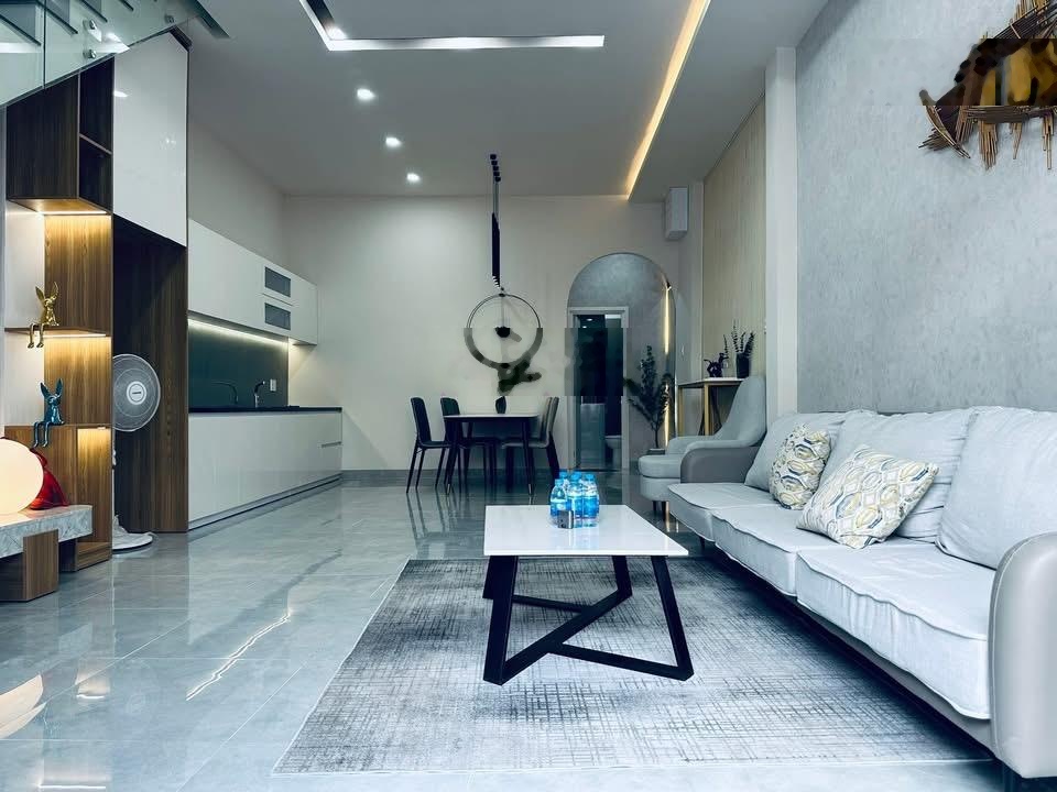 Hàng hiếm Q.4 trên đường Tôn Đản, DT (5x14,6m) 4phòng ngủ lớn. Giá 3tỷ4 đang cho thuê 26triệu/tháng