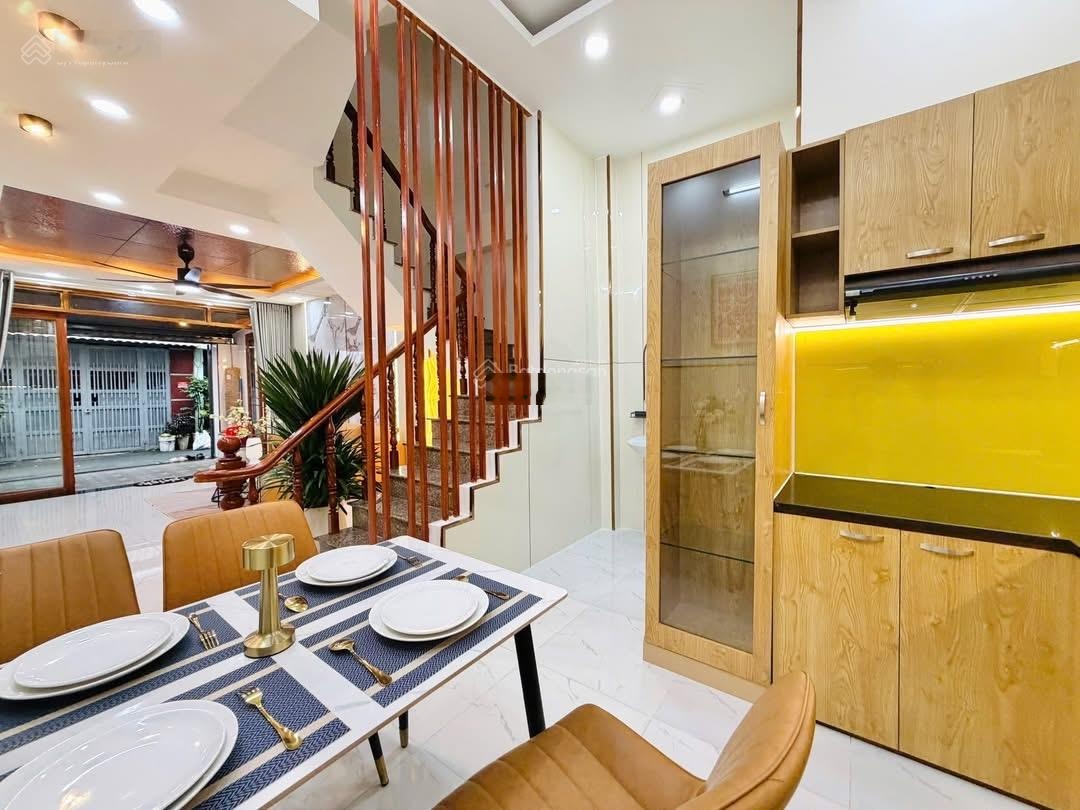 Bán nhà riêng đặng dung, tân định, quận 1 giá 3 tỷ 550 diện tích 85m2, hẻm 6m, hđ thuê 31tr/th