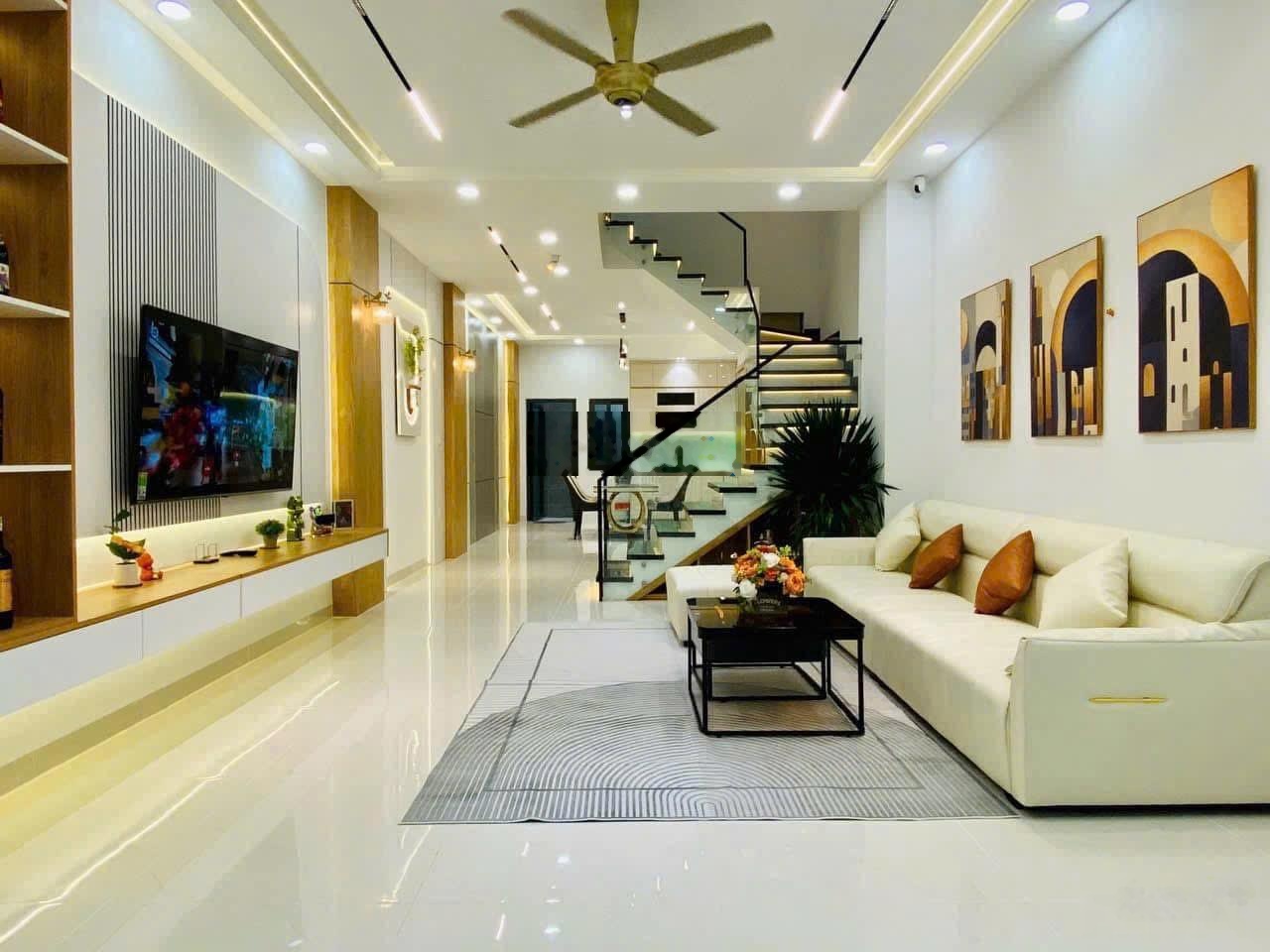 Cắt lỗ bán gấp nhà 70m2, giá 2 tỷ 550 triệu Nguyễn Thượng Hiền, P5, Bình Thạnh. cho thuê 16tr/tháng