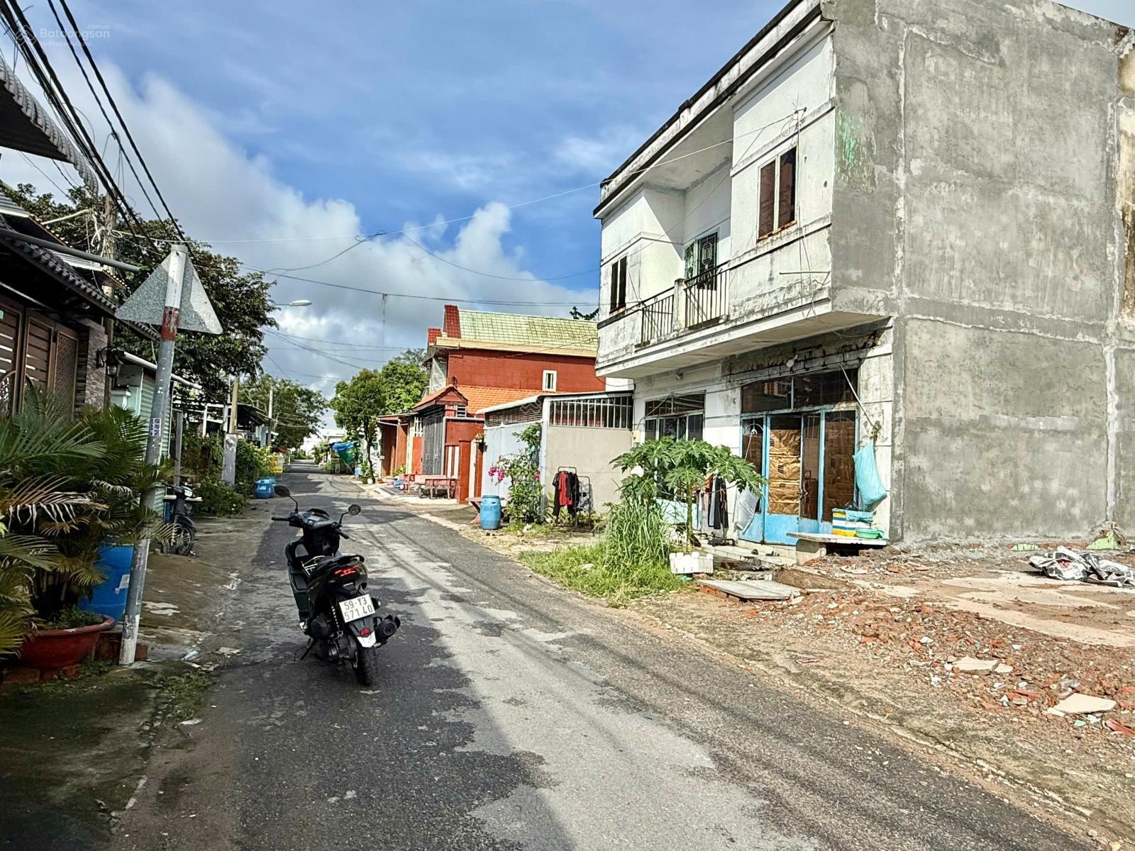 Bán nhanh lô đất siêu đẹp mặt tiền ngang 11m, trung tâm Phước Vĩnh An, phù hợp kinh doanh, buôn bán