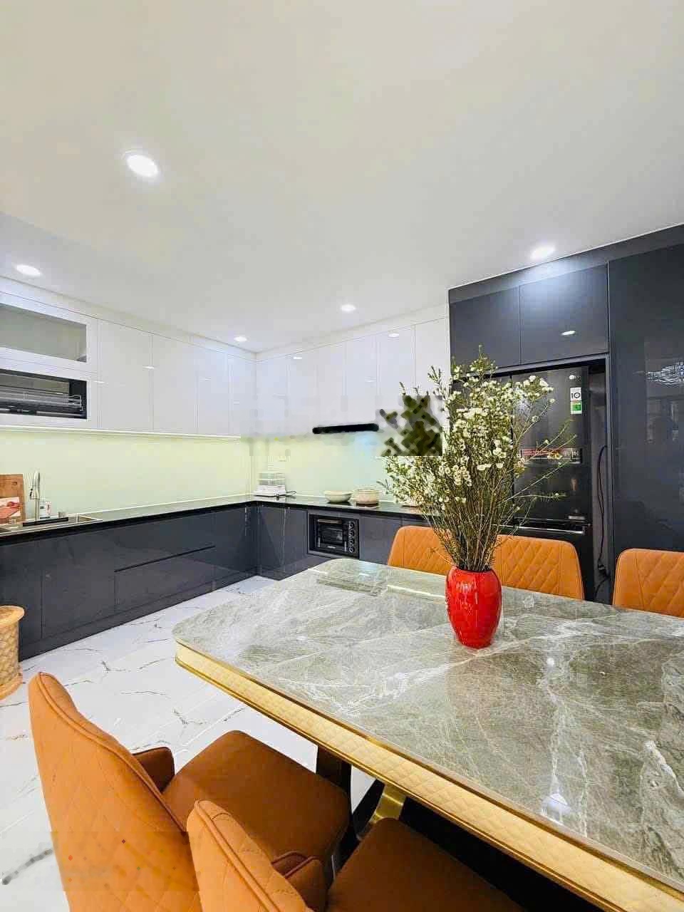 Nhà ngộp cuối năm 3Tỷ2/70m2 - đang cho thuê 13Triệu, Lê Quốc Hưng, P13, Q4. Gần chợ Xóm Chiếu