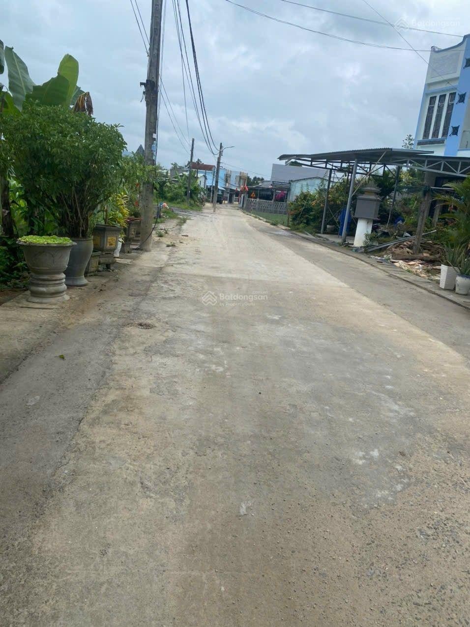 Đất túy loan tây 120m2 ngang rộng rãi 8,2m nở hậu gần quốc lộ 14G.