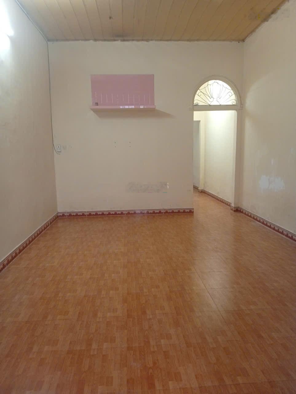 Bán nhà riêng 304/36 Tân Kỳ Tân Quý, 4,8 tỷ, 48m2 DT: 4 x 12m nhà cấp 4 gác lửng