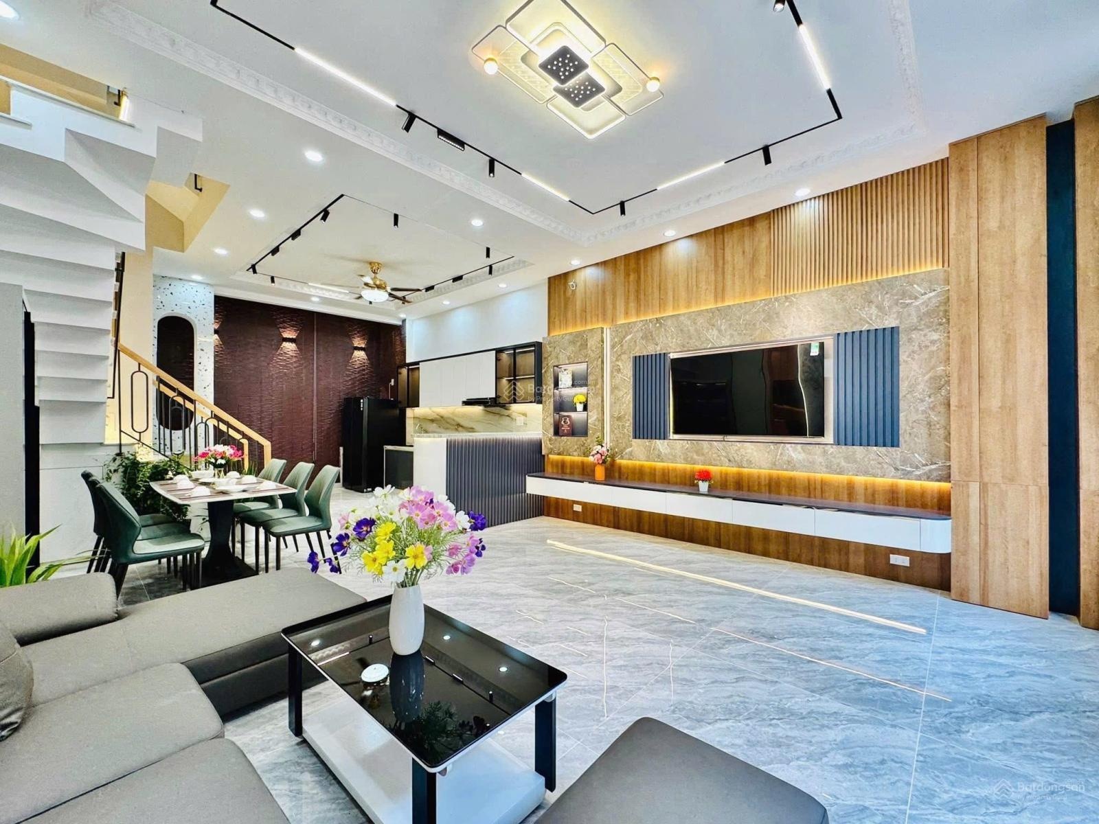 Cần bán gấp nhà hẻm Trường Sa Bình Thạnh. Giá 1tỷ620, DT 68,5m2