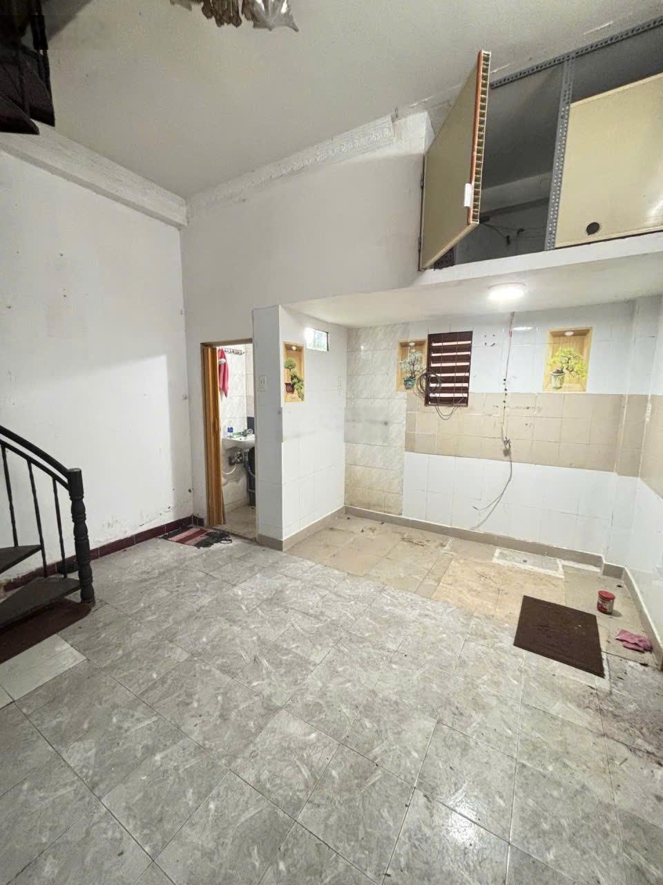 Bán nhà 3 tầng, giá 3,25 tỷ, Nguyễn Văn Đậu, Bình Thạnh