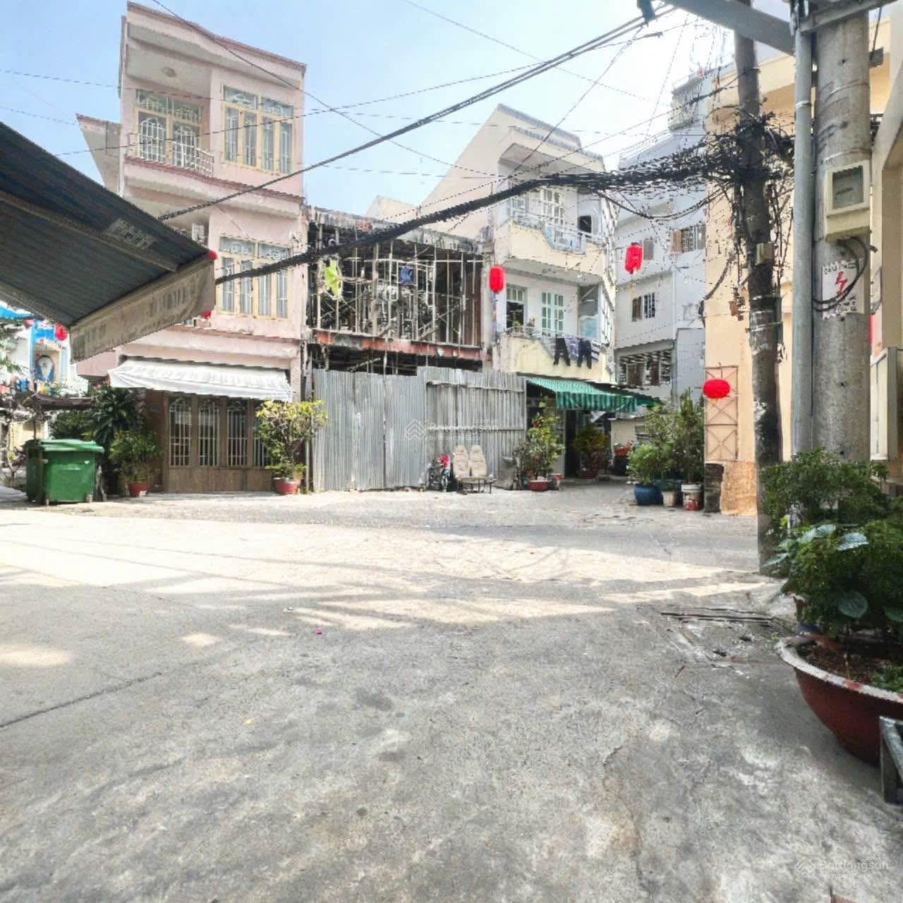 Bán nhà 4 tầng gần mặt tiền đường vĩnh hội. Ngang 7m