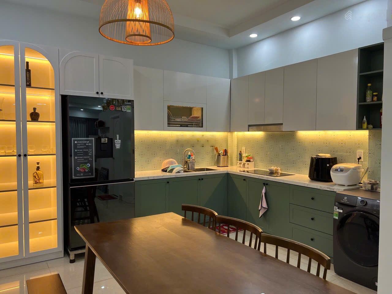 Chủ đang gấp bán nhà 139/ Tân Sơn Nhì, 4.1m x 13m, hẻm xe hơi 5m, chỉ 5 tỷ