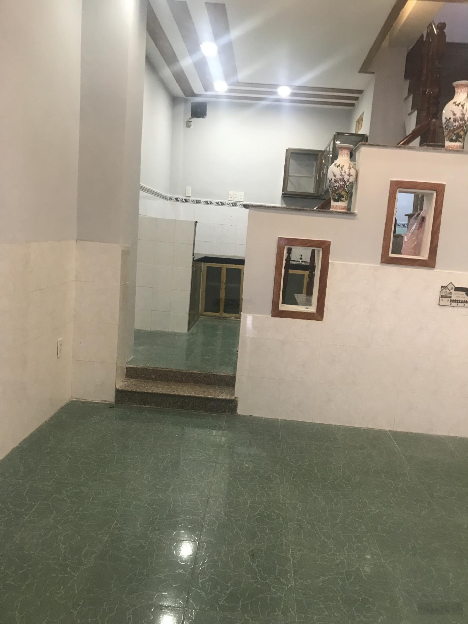 Kết cấu 1 trệt 1 lầu, dt 3.3m nở hậu 3.8x8m 2 tầng 2pn 2wc nhà nở hậu tài lộc