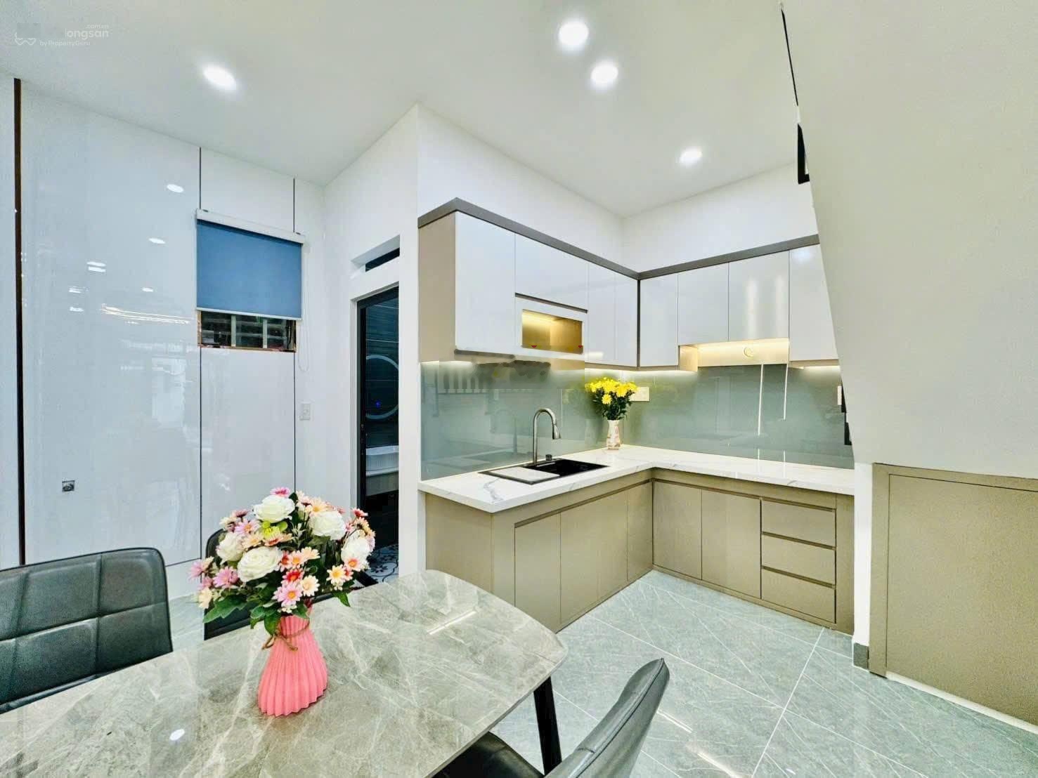 Bán Nhanh Nhà Hẻm Xe Hơi Gần ĐH Hồng Bàng - Điện Biên Phủ - Bình Thạnh. DT: 42,1m2. Giá 1tỷ950