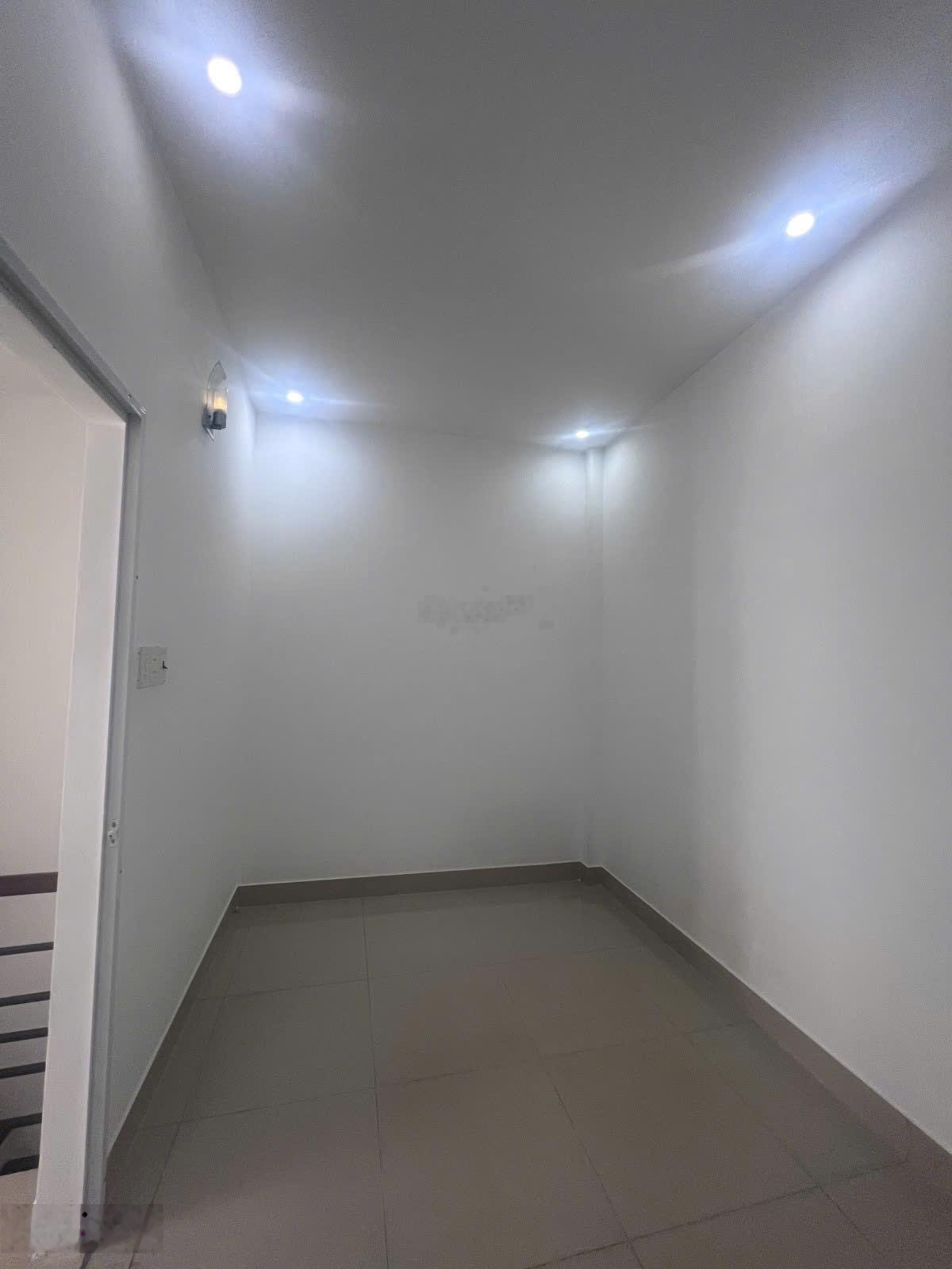 Bán nhà hxh - dương đức hiền,p.tây thạnh,tân phú,cạnh đh công thương ,32m2,2 tấm,giá 4.3 tỷ