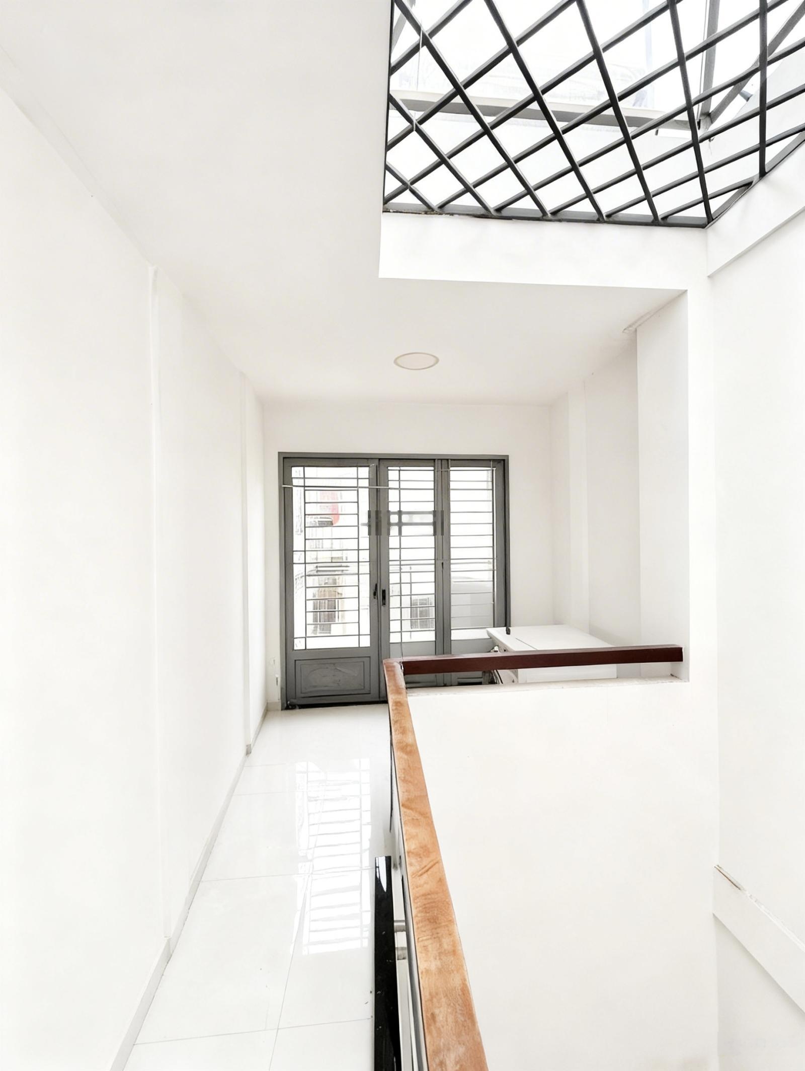 Nhà lô góc 2 mặt hẻm ngay trung tâm Quận 1, 50m2, Nguyễn Cư Trinh, nhỉnh 8 tỷ