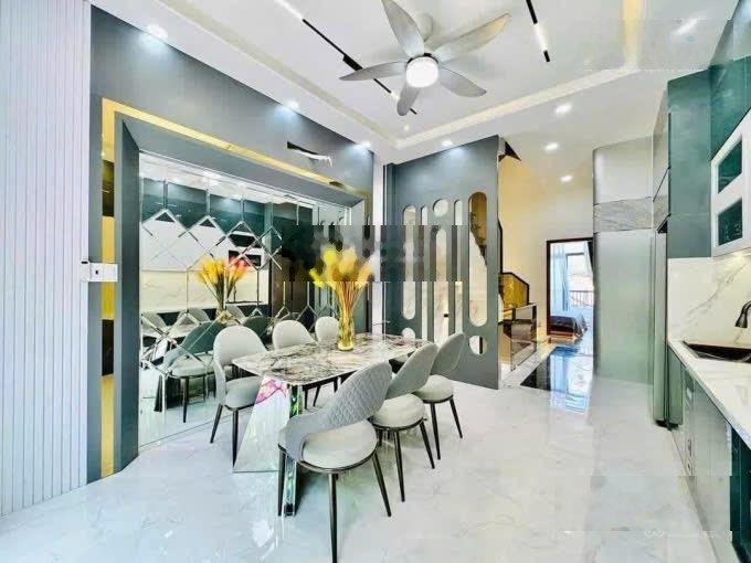 Bán nhà đường Nguyễn Ngọc Phương, Bình Thạnh. 69m2, 2tỷ870tr, gần cầu Thị Nghè. Đang cho thuê 19tr