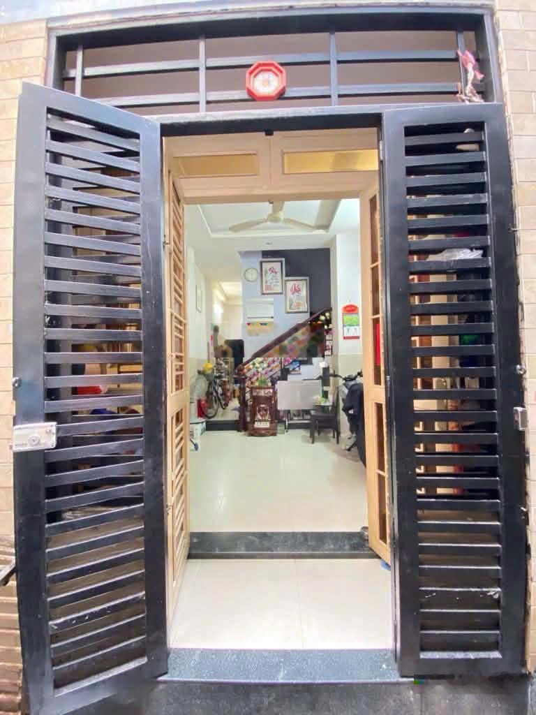 Cực hiếm Q1! Nhà 4 tầng gần ĐH Sài Gòn 4PN sổ hoàn công chỉ 6,2 tỷ TL