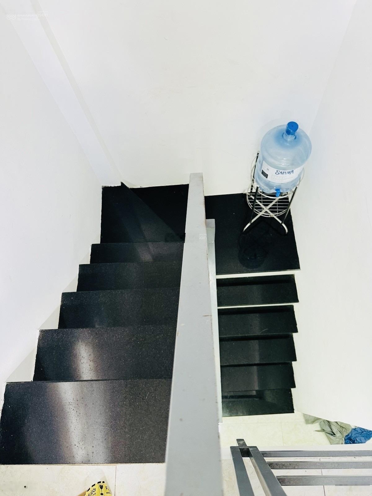 Tân bình nhà mới đẹp 3 tầng sổ vuông đẹp sẵn dòng tiền cho thuê giá 2,68tỷ