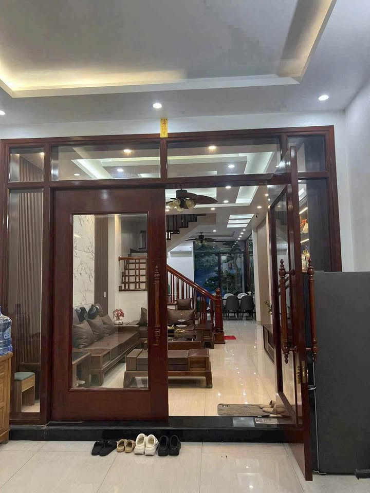 Bán nhà 4 tầng full nội thất mặt đường Ngô Thì Nhậm, Trần Lãm, Thái Bình cũ