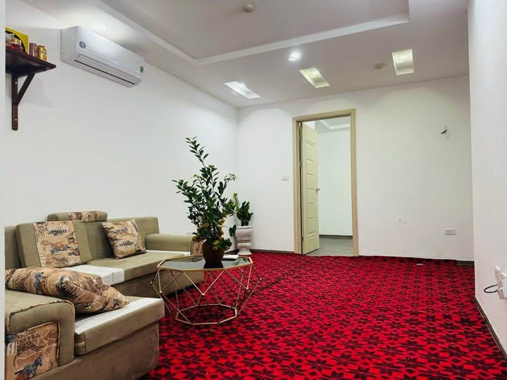 Bán căn hộ chung cư Long Biên, 50m2, 2 phòng ngủ, 2wc, full nội thất