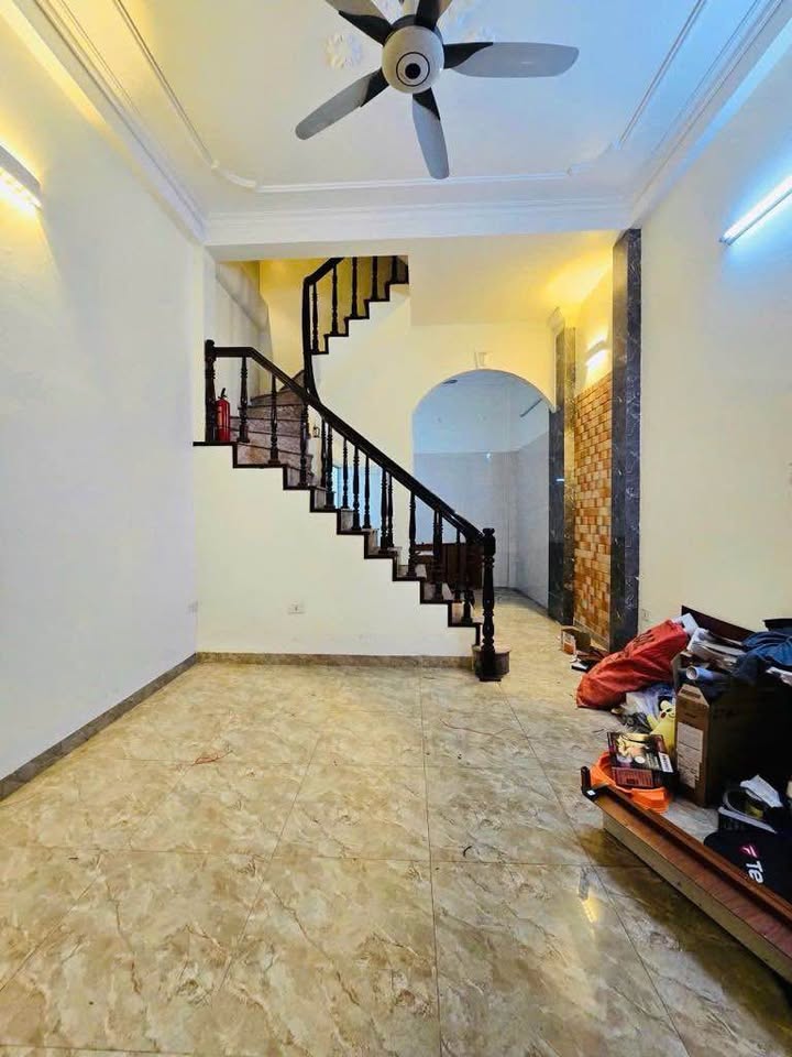 Bán nhà Cầu Giấy, 36m2, 4 tầng, dân xây chắc chắn, sổ đẹp