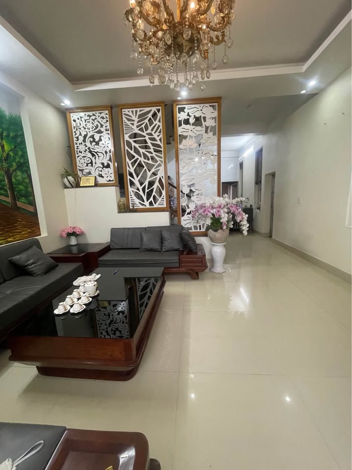 Bán nhà 3 tầng căn góc đẹp, sang trọng tại phường Hạ Long, giá 5.7 tỷ