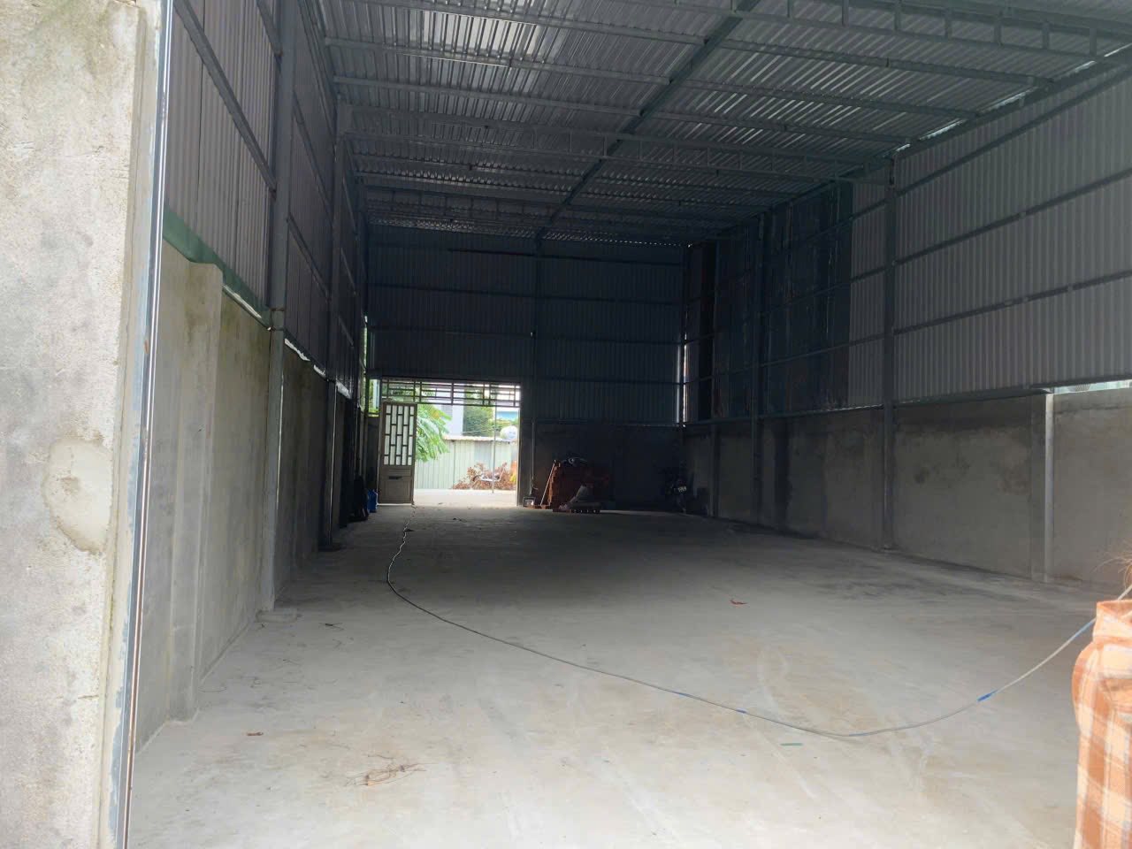 Cho thuê kho tại Phú Hòa, Thủ Dầu Một, Bình Dương cũ, giá 10 triệu/tháng