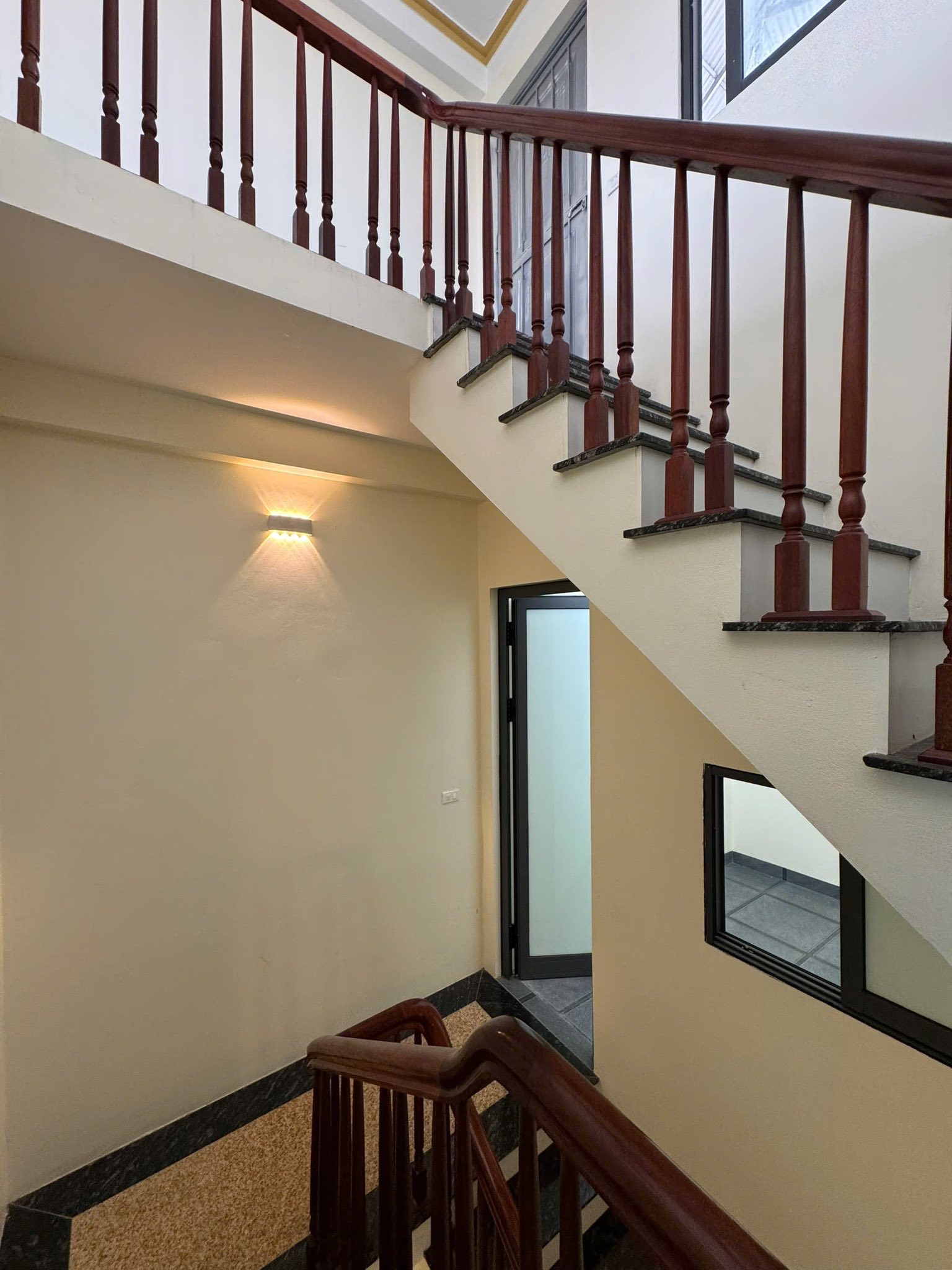 Bán nhà dân xây, sát Đại học Công nghiệp, full nội thất, gần vành đai 3.5, ngõ trước đất rộng 5m