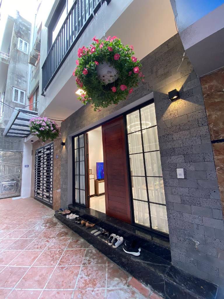 Bán nhà Hồng Tiến, 35m² x 4 tầng, dân xây, chỉ nhỉnh 8 tỷ