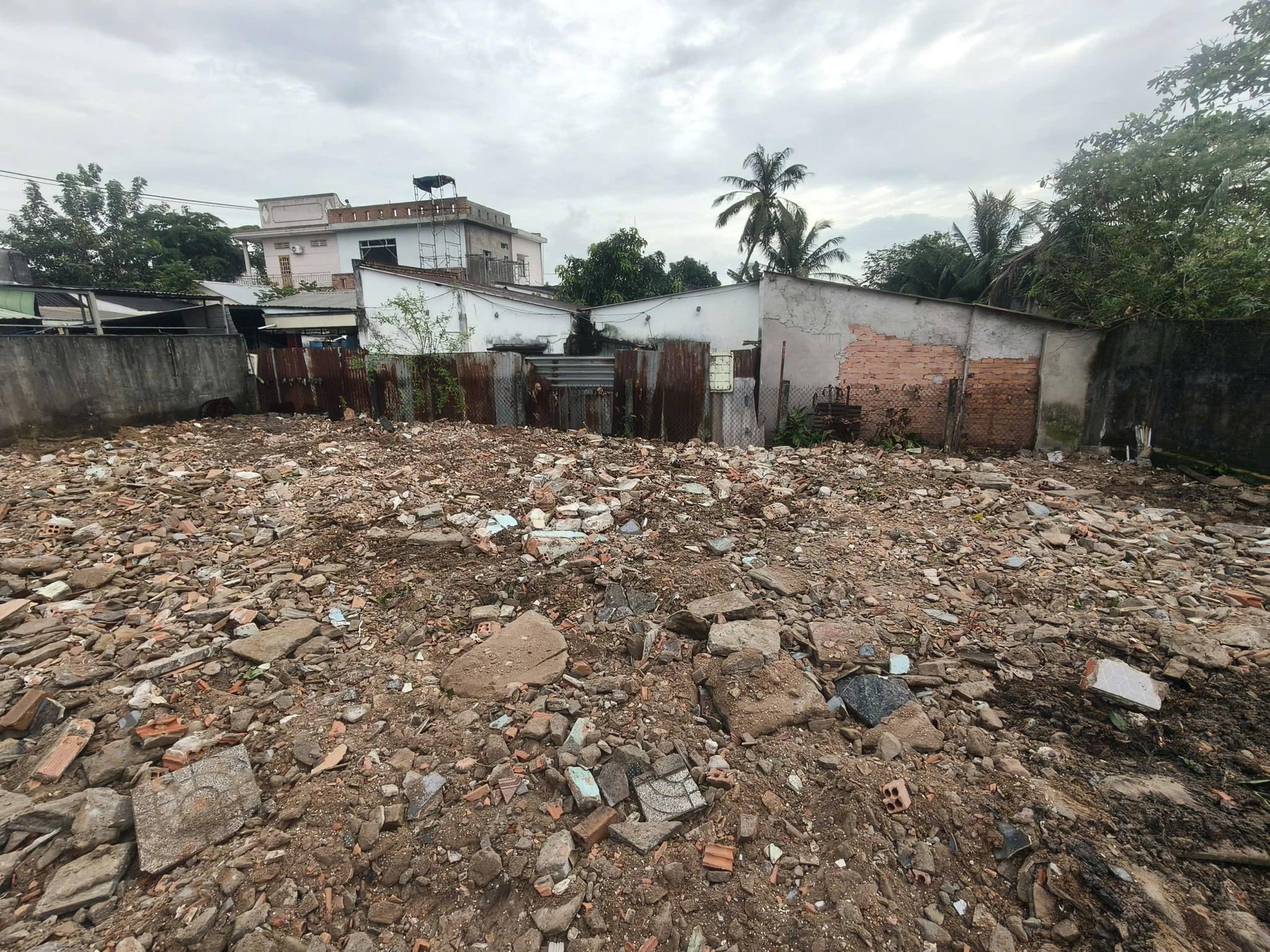 Bán đất mặt tiền đường Bùi Công Minh, xã Long Điền, giá 4.3 tỷ