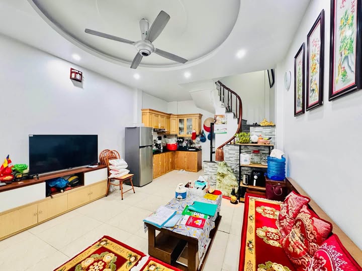 Bán nhà Đại Mỗ, 30m2, 5 tầng, khu dân trí cao, gần trường tiểu học Nguyễn Quý Đức