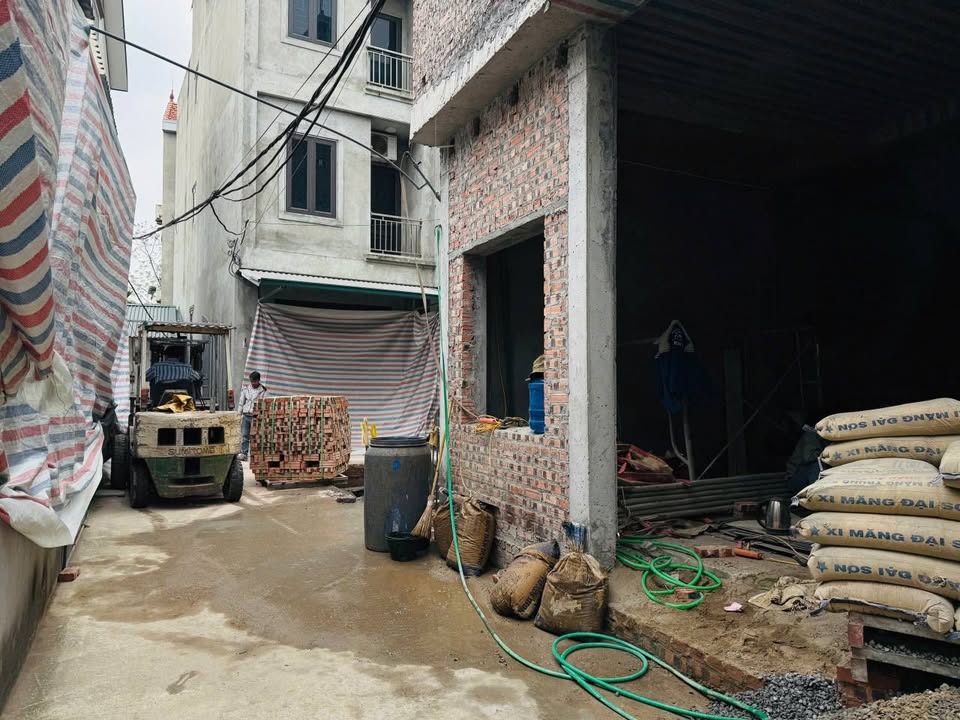 Bán nhà xây sẵn, lô góc, 40m2 tại xã Liên Minh, Đan Phượng